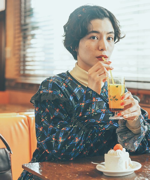 Dot＆Stripes CHILD WOMAN（ドットアンドストライプス　チャイルドウーマン）の「チェックフラワープリント フリルティアードワンピース（ワンピース・レディース・ブラック/アイボリー・FREE）」の10枚目の写真