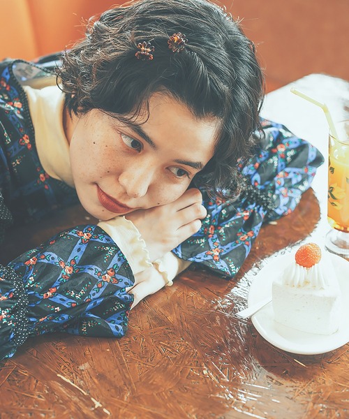 Dot＆Stripes CHILD WOMAN（ドットアンドストライプス　チャイルドウーマン）の「チェックフラワープリント フリルティアードワンピース（ワンピース・レディース・ブラック/アイボリー・FREE）」の11枚目の写真