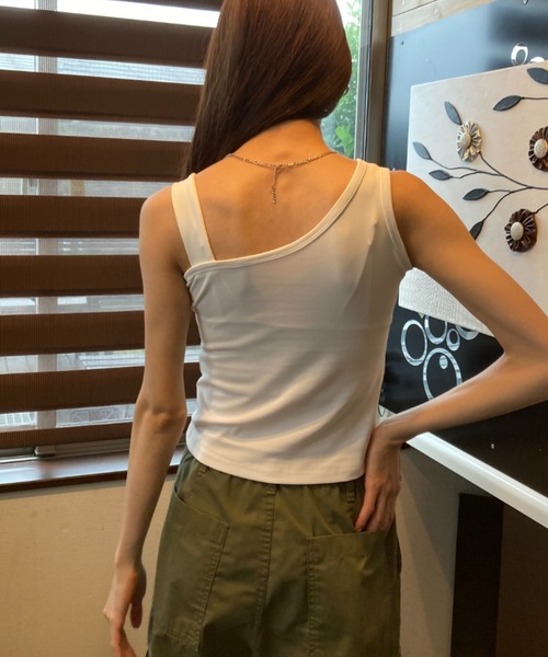 ｔｏｌｅｎｅ（トレネ）の「アシンメトリー 太ストラップ タンクトップ（Tシャツ/カットソー・レディース・ホワイト/ブラック・FREE）」の11枚目の写真