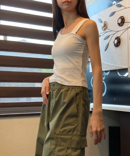 ｔｏｌｅｎｅ（トレネ）の「アシンメトリー 太ストラップ タンクトップ（Tシャツ/カットソー・レディース・ホワイト/ブラック・FREE）」の14枚目の写真