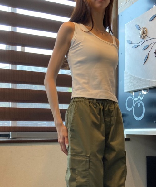 ｔｏｌｅｎｅ（トレネ）の「アシンメトリー 太ストラップ タンクトップ（Tシャツ/カットソー・レディース・ホワイト/ブラック・FREE）」の4枚目の写真