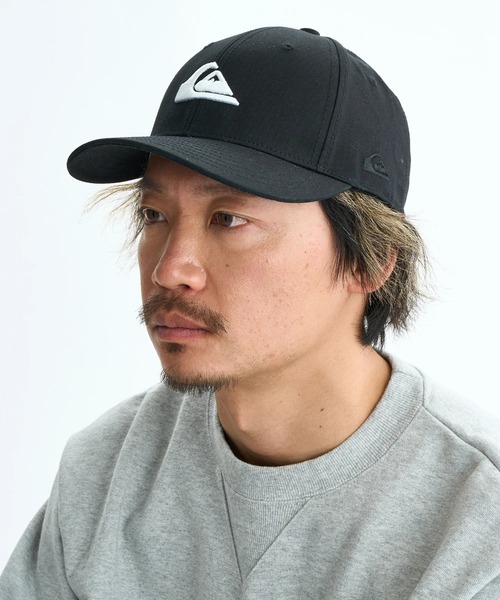 Quiksilver(クイックシルバー)の「QS LOGO LOW CURVE CA /クイックシルバーロゴ刺繍キャップ(帽子)(キャップ・メンズ・チャコールグレー/ベージュ/ブラック・FREE)」の2枚目の写真