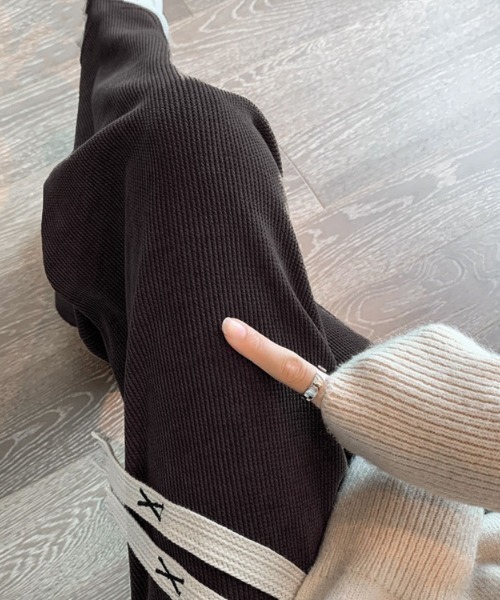 Beststore(ベストストア)の「コーデュロイパンツ 裏起毛 秋冬 ワイドパンツ(その他パンツ・レディース・グレー/ブラック/オフホワイト/ブラウン・M/XL/L)」の6枚目の写真