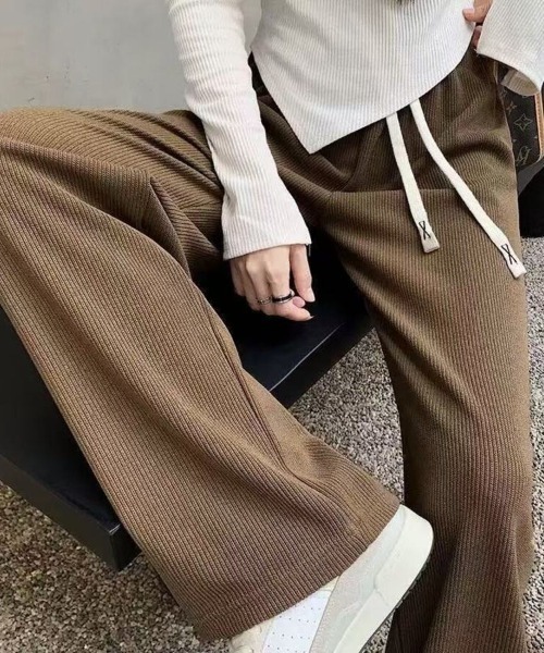 Beststore(ベストストア)の「コーデュロイパンツ 裏起毛 秋冬 ワイドパンツ(その他パンツ・レディース・グレー/ブラック/オフホワイト/ブラウン・M/XL/L)」の8枚目の写真