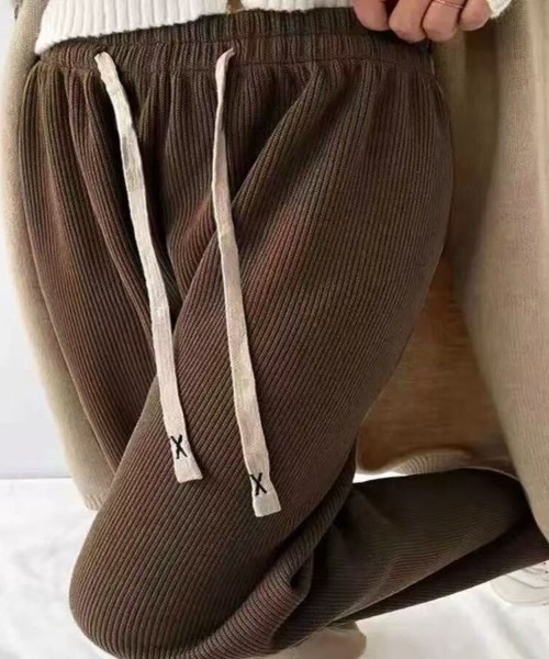 Beststore(ベストストア)の「コーデュロイパンツ 裏起毛 秋冬 ワイドパンツ(その他パンツ・レディース・グレー/ブラック/オフホワイト/ブラウン・M/XL/L)」の9枚目の写真