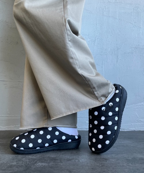 SUBU（スブ）の「[SUBU/スブ] SUBU PERMANENT COLOR ウィンターサンダル（サンダル・レディース・ダークグレー/ベージュ/ドット/シルバー/ブラック/カーキ・0/1/2/3）」の6枚目の写真