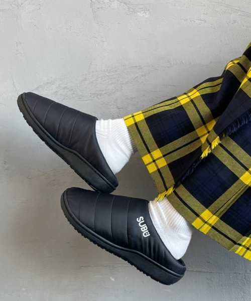 SUBU（スブ）の「[SUBU/スブ] SUBU PERMANENT COLOR ウィンターサンダル（サンダル・レディース・ダークグレー/ベージュ/ドット/シルバー/ブラック/カーキ・0/1/2/3）」の2枚目の写真