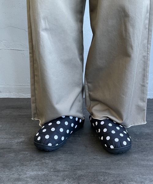 SUBU（スブ）の「[SUBU/スブ] SUBU PERMANENT COLOR ウィンターサンダル（サンダル・レディース・ダークグレー/ベージュ/ドット/シルバー/ブラック/カーキ・0/1/2/3）」の14枚目の写真