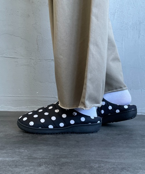 SUBU（スブ）の「[SUBU/スブ] SUBU PERMANENT COLOR ウィンターサンダル（サンダル・レディース・ダークグレー/ベージュ/ドット/シルバー/ブラック/カーキ・0/1/2/3）」の15枚目の写真