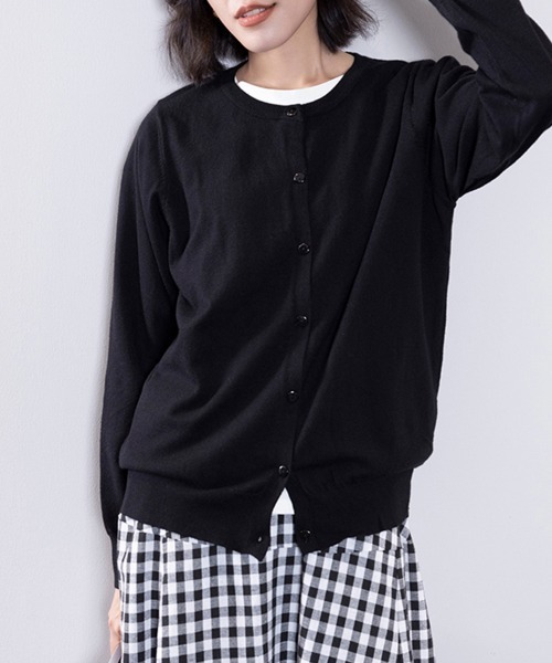 ONEP STAR（ワンピスター）の「選べる2タイプ！Vネック&ラウンドネックベーシックニットカーディガン（カーディガン/ボレロ・レディース・ベージュ/ネイビー/モカ/ブルー系その他/インディゴブルー/イエロー/ダークベージュ/ピンク/ブルー/ブラック系その他/ネイビー系/ワイン系/ダークグリーン/グレー/ブルーグリーン/ワイン/イエロー系その他/ピンク系その他/グレー系その他/ブラック/ライトブルー・FREE）」の2枚目の写真