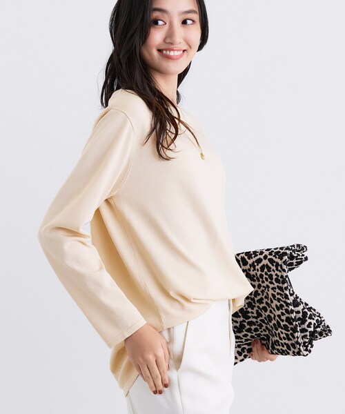 INDIVI（インディヴィ）の「ロングライン ストレッチニット（ニット/セーター・レディース・ナチュラル/ホワイト系3/スモーキーグリーン系/ネイビー・13/15 /38）」の11枚目の写真