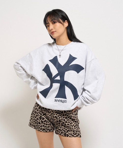 WHO'S WHO gallery（フーズフーギャラリー）の「KOOKYN KYビックプリントクルー（スウェット・レディース・アッシュグレー/ブラック/ネイビー/ホワイト系その他/ブルー系その他・SMALL/MEDIUM/LARGE）」の21枚目の写真