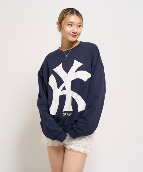 WHO'S WHO gallery（フーズフーギャラリー）の「KOOKYN KYビックプリントクルー（スウェット・レディース・アッシュグレー/ブラック/ネイビー/ホワイト系その他/ブルー系その他・SMALL/MEDIUM/LARGE）」の6枚目の写真