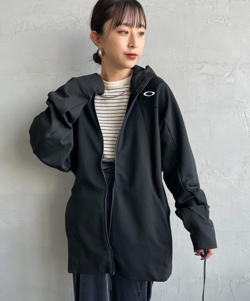 OAKLEY（オークリー）の「[OAKLEY/オークリー] ENHANCE GRID FLEECE JACKET 15.7 フルジップパーカー（パーカー・メンズ・ブラック・S/M）」の4枚目の写真
