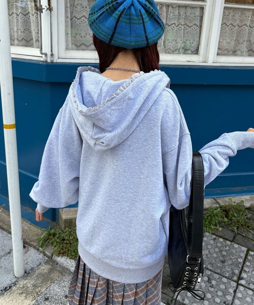 CIAOPANIC（チャオパニック）の「【まるお(@_maruoo0___)企画】レースドッキングプリントフーディ（パーカー・レディース・グレー・FREE）」の7枚目の写真