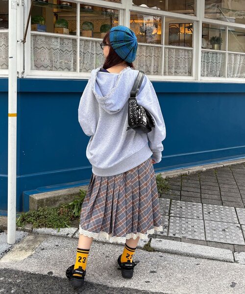 CIAOPANIC（チャオパニック）の「【まるお(@_maruoo0___)企画】レースドッキングプリントフーディ（パーカー・レディース・グレー・FREE）」の11枚目の写真