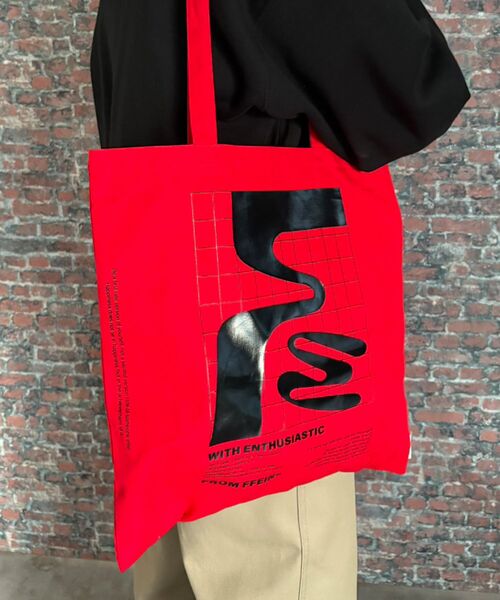 FFEIN（フェイン）の「【FFEIN（フェイン）】グラフィックプリントトートバッグ / 11.5オンス コットンキャンバス  トート（トートバッグ・レディース・イエロー/ネイビー/レッド/ブラウン/ブラック/ホワイト・FREE）」の17枚目の写真