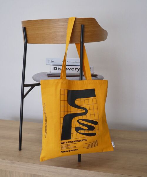 FFEIN（フェイン）の「【FFEIN（フェイン）】グラフィックプリントトートバッグ / 11.5オンス コットンキャンバス  トート（トートバッグ・レディース・イエロー/ネイビー/レッド/ブラウン/ブラック/ホワイト・FREE）」の22枚目の写真