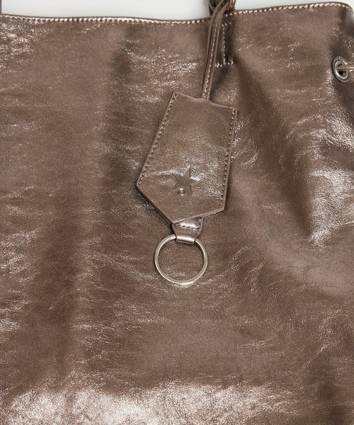 CONVERSE TOKYO（コンバーストウキョウ）の「METALLIC GATHERED TOTE BAG（トートバッグ・レディース・ホワイト×シルバー/ブラック×シルバー/ブロンズ・FREE）」の11枚目の写真