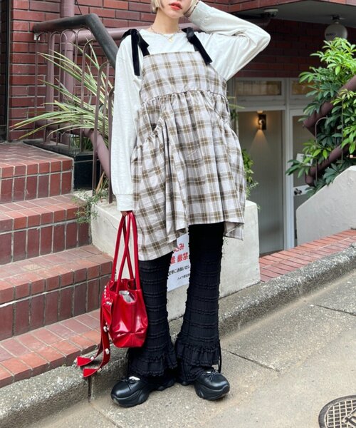 w closet（ダブルクローゼット）の「【長さ調節可能！】肩リボンチェックキャミワンピース（チュニック・レディース・ネイビー/レッド/カーキ/オレンジ・FREE）」の3枚目の写真