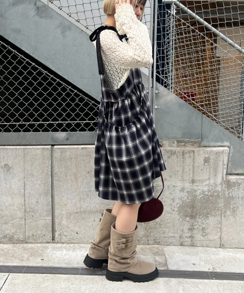 w closet（ダブルクローゼット）の「【長さ調節可能！】肩リボンチェックキャミワンピース（チュニック・レディース・ネイビー/レッド/カーキ/オレンジ・FREE）」の6枚目の写真