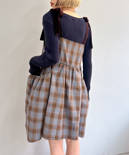 w closet（ダブルクローゼット）の「【長さ調節可能！】肩リボンチェックキャミワンピース（チュニック・レディース・ネイビー/レッド/カーキ/オレンジ・FREE）」の7枚目の写真