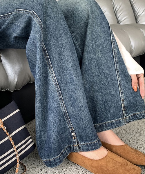 aimoha(アイモハ)の「斜め切替スリット ワイドデニムパンツ(デニムパンツ・レディース・インディゴブルー・MEDIUM/LARGE/SMALL)」の6枚目の写真