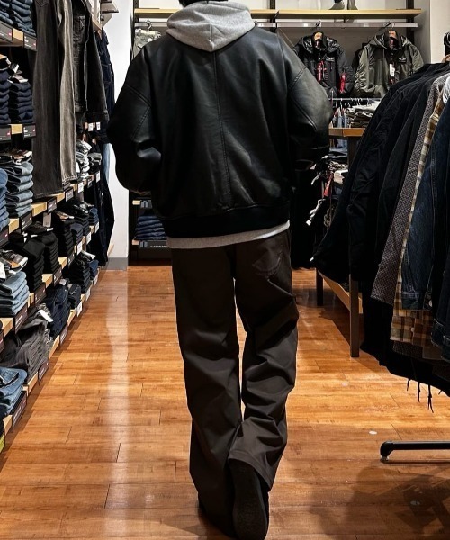 Right-on(ライトオン)の「【Refurbish】ワークルーズ イージーパンツ (セットアップ対応/ワイドシルエット/ウエストゴム/ドローストリング/カルゼ/イージーケア/ビジネスカジュアル)(その他パンツ・メンズ・ブラック/ブラウン/カーキブラウン・M/XL/L)」の14枚目の写真