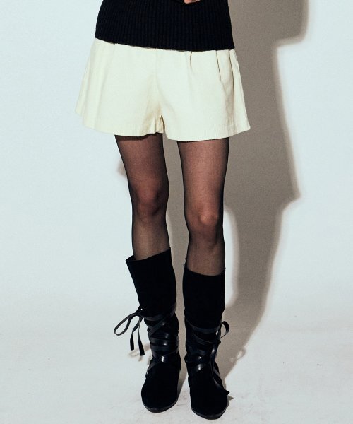 NICK&NICOLE(ニックアンドニコール)の「BERMUDA CORDUROY SHORT PANTS_CREAM BEIGE(その他パンツ・レディース・その他・LARGE/MEDIUM/SMALL)」の5枚目の写真