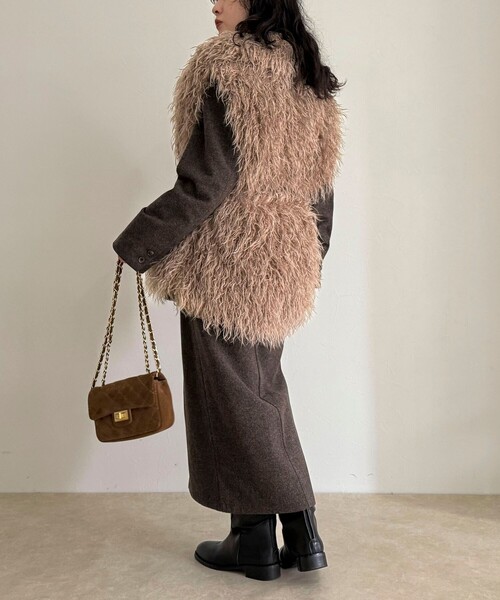 fredy emue（フレディエミュ）の「【LANCER CLOTHING CORPORATION】LONG FUR VEST（ベスト・レディース・ライトグレー/ベージュ・38）」の5枚目の写真
