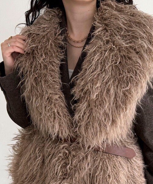 fredy emue（フレディエミュ）の「【LANCER CLOTHING CORPORATION】LONG FUR VEST（ベスト・レディース・ライトグレー/ベージュ・38）」の10枚目の写真