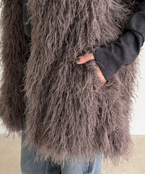 fredy emue（フレディエミュ）の「【LANCER CLOTHING CORPORATION】LONG FUR VEST（ベスト・レディース・ライトグレー/ベージュ・38）」の16枚目の写真