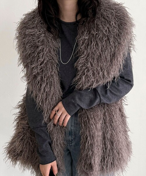 fredy emue（フレディエミュ）の「【LANCER CLOTHING CORPORATION】LONG FUR VEST（ベスト・レディース・ライトグレー/ベージュ・38）」の18枚目の写真