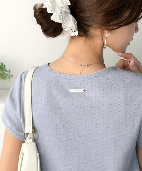 mily bilet（ミウィビレット）の「【mily bilet】飾らないのに、なんだか可愛い。パターンメッシュ素材配色スカラップヘンリーネックTシャツ（半袖）（Tシャツ/カットソー・レディース・ブラック/アイボリー/ブルー・LARGE/MEDIUM/SMALL/X-LARGE）」の3枚目の写真