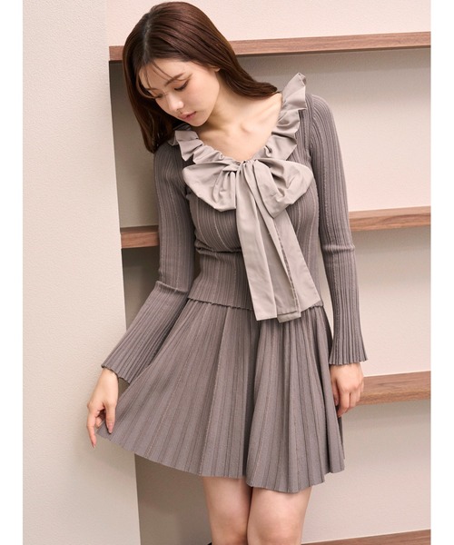 SNIDEL（スナイデル）の「フリルボウタイセットアップ（ワンピース・レディース・ネイビー/アイボリー/グレイッシュベージュ・F）」の3枚目の写真