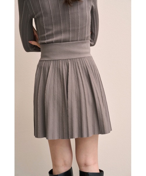 SNIDEL（スナイデル）の「フリルボウタイセットアップ（ワンピース・レディース・ネイビー/アイボリー/グレイッシュベージュ・F）」の5枚目の写真