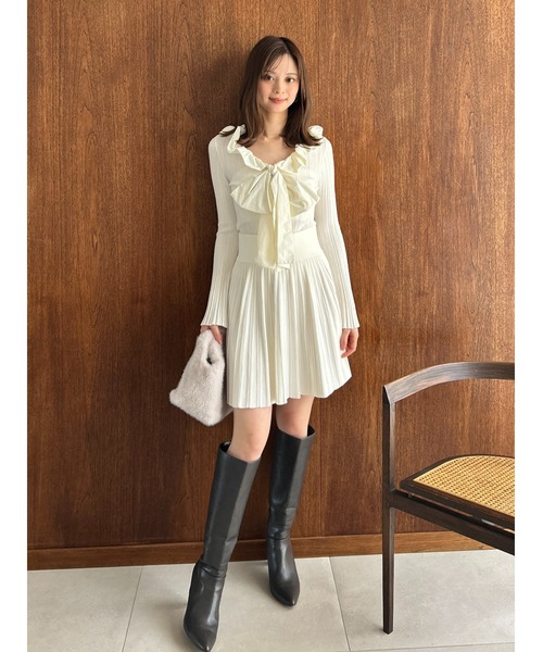 SNIDEL（スナイデル）の「フリルボウタイセットアップ（ワンピース・レディース・ネイビー/アイボリー/グレイッシュベージュ・F）」の16枚目の写真