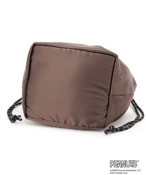 Dessin(デッサン)の「PEANUTSサテン巾着トートBAG(トートバッグ・レディース・ダークブラウン/ブラック・00)」の15枚目の写真