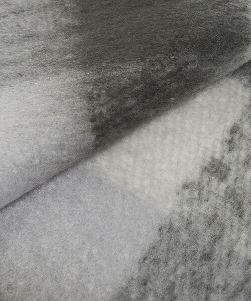 green label relaxing（グリーンレーベルリラクシング）の「GLR ブラッシュド ブロック マフラー（マフラー・メンズ・グレー系/パープル/ダークブラウン・FREE）」の6枚目の写真