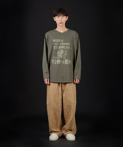 ASTRAL PROJECTION(アストラルプロジェクション)の「ローズオーバーサイズロングスリーブTシャツ_カーキ(Tシャツ/カットソー・メンズ・その他・LARGE/MEDIUM/X-LARGE/XX-LARGE)」の6枚目の写真