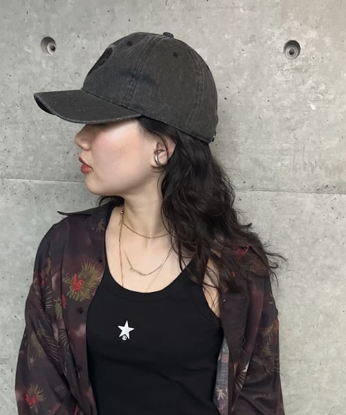 CONVERSE TOKYO（コンバーストウキョウ）の「PIGMENT DYE HEART LOGO CAP（キャップ・レディース・ブルー/グレー/ブラック/ピンク/レッド・FREE）」の6枚目の写真