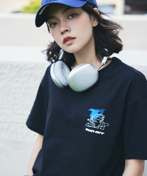 CORALIAN(コラリアン)の「ジオディシグラフィックコットンTシャツブラック(Tシャツ/カットソー・レディース・その他・S/M/L/2XL/XL/4XL/XS/3XL)」の2枚目の写真