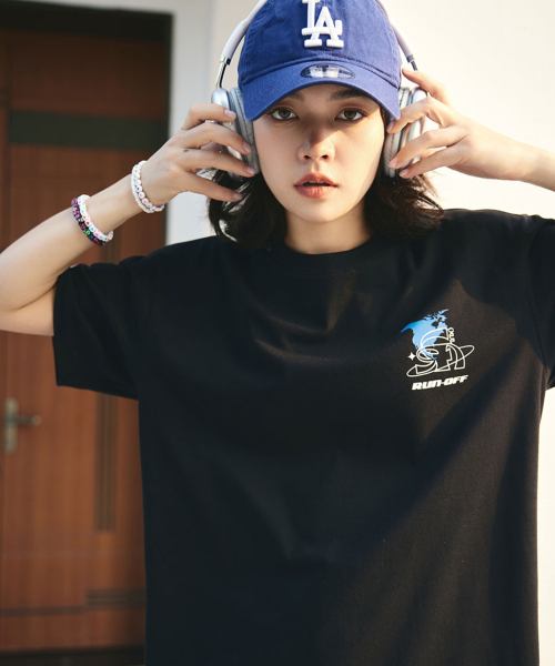 CORALIAN(コラリアン)の「ジオディシグラフィックコットンTシャツブラック(Tシャツ/カットソー・レディース・その他・S/M/L/2XL/XL/4XL/XS/3XL)」の3枚目の写真