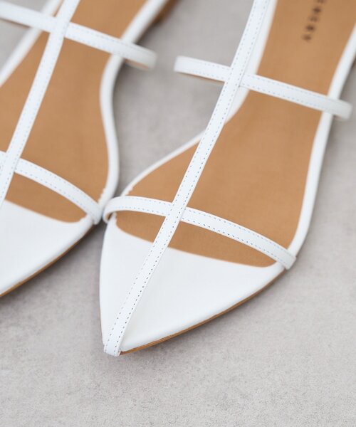 SHENERY(シーナリー)の「ポインテッドサンダル(サンダル・レディース・ブラック/ホワイト・37/36/38)」の6枚目の写真