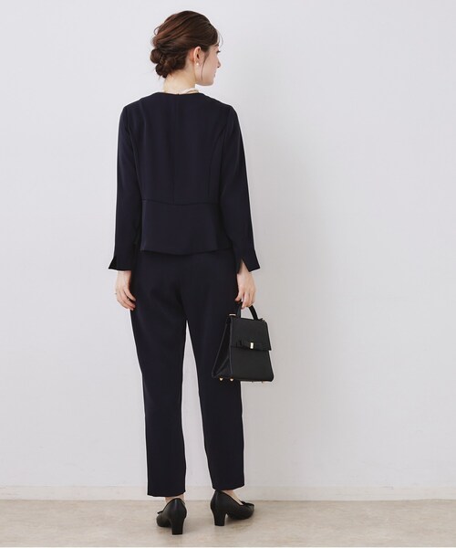 couture brooch(クチュールブローチ)の「【ハレの日・通勤】パール調釦テーパードパンツ(その他パンツ・レディース・ネイビー/ナチュラル・36/38/40/42)」の13枚目の写真