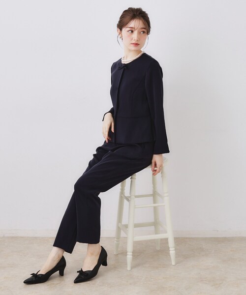 couture brooch(クチュールブローチ)の「【ハレの日・通勤】パール調釦テーパードパンツ(その他パンツ・レディース・ネイビー/ナチュラル・36/38/40/42)」の14枚目の写真