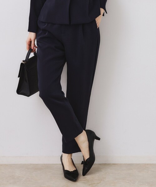 couture brooch(クチュールブローチ)の「【ハレの日・通勤】パール調釦テーパードパンツ(その他パンツ・レディース・ネイビー/ナチュラル・36/38/40/42)」の15枚目の写真