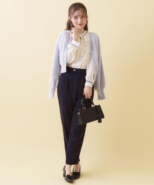 couture brooch(クチュールブローチ)の「【ハレの日・通勤】パール調釦テーパードパンツ(その他パンツ・レディース・ネイビー/ナチュラル・36/38/40/42)」の18枚目の写真