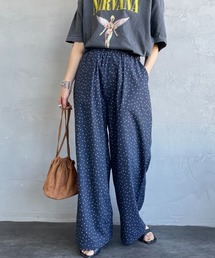 UNIVERSAL OVERALL（ユニバーサルオーバーオール）の「[UNIVERSAL OVERALL ユニバーサルオーバーオール] 別注 総柄イージーワイドパンツ（その他パンツ）」