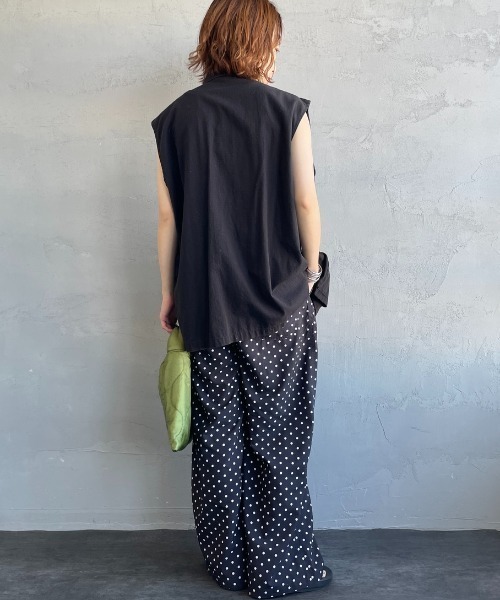 UNIVERSAL OVERALL（ユニバーサルオーバーオール）の「【WEB先行予約】[UNIVERSAL OVERALL/ユニバーサルオーバーオール] 別注 総柄イージーワイドパンツ（その他パンツ・レディース・ブラック系/ブラック/グリーン/ネイビー/ベージュ・F）」の13枚目の写真